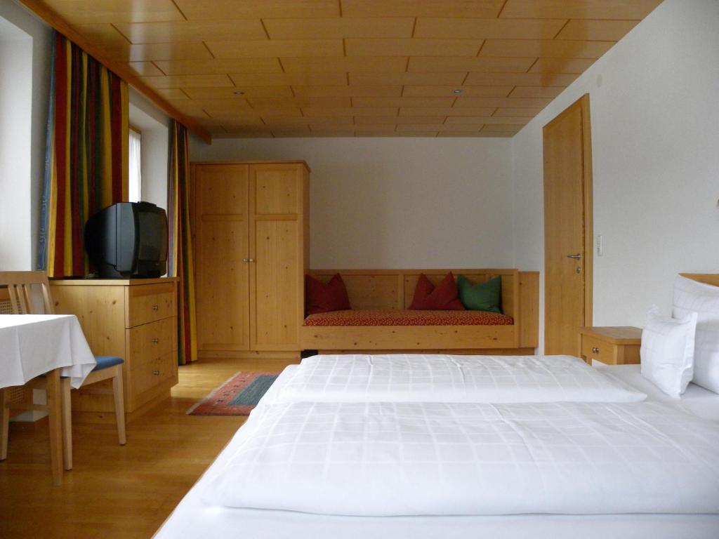 Ferienhaus Bergland Bizau Pokoj fotografie